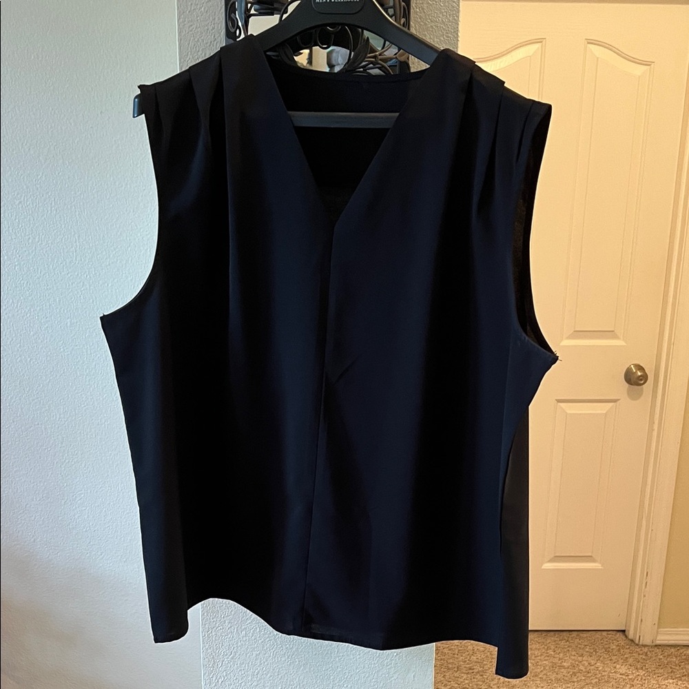 Black Sleeveless Shirt